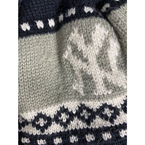 NY Yankees toboggan Winter Hat - Picture 3 of 5